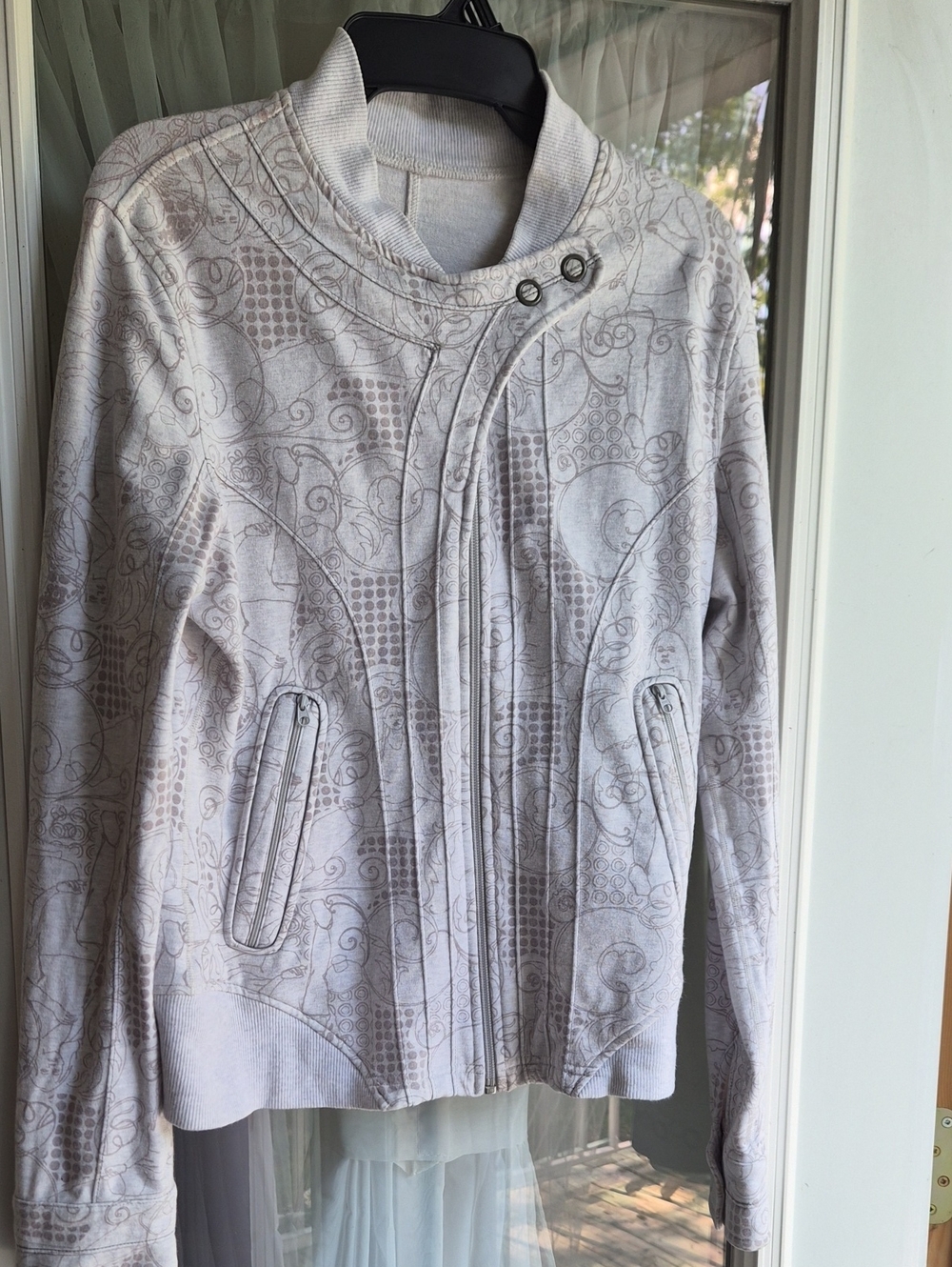 Lululemon Youga Poses Vine Print Women's Light Grey Full Zip Jacket